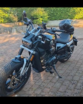 BENELLI BOBBER LEONCINO 400 CC.