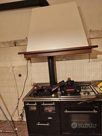 Stufa a legna con cucina economica.