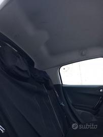 Peugeot prima serie 208