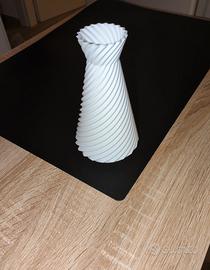 Vaso a spirale stampa 3D bianco