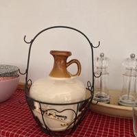 Vaso con supporto in ferro battuto