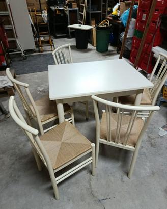 TAVOLO DA CUCINA CON SEDIE