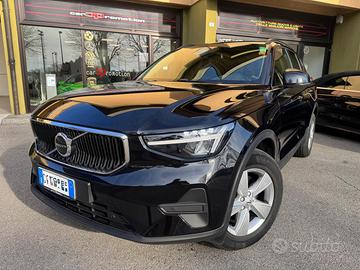 VOLVO XC40 B3 automatico Plus Dark