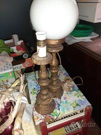 lampade antiche in legno con o senza paralume