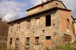 Rustico / Casale di 225 m² con più di 5 locali e b