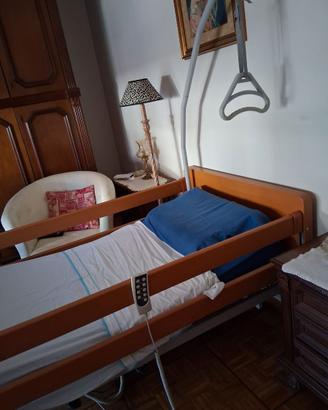 Letto ortopedico con  movimentazione elettrica