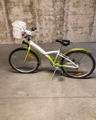 Bicicletta BTwin 24 poliici con cestino