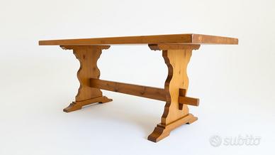 Tavolo in legno di castagno (con panca e 4 sedie)