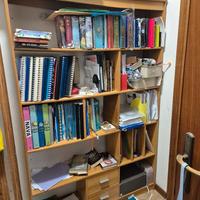 Libreria marrone