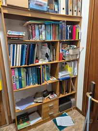 Libreria marrone