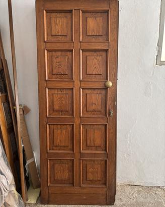 Portoncino in legno massiccio cieco con laterali