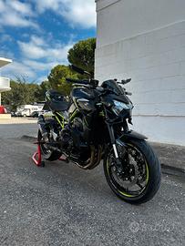 Kawasaki z 900 del 2022