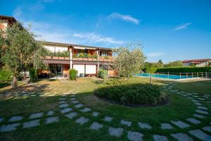 2 LOCALI A PADENGHE SUL GARDA