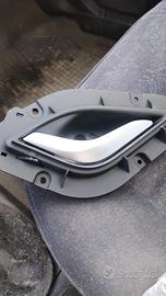 maniglia anteriore sx Hyundai ix 20