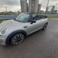 Cabrio full opt Cam/Pelle/Navi/harman/head up/18'