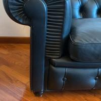 divano nero  3 posti