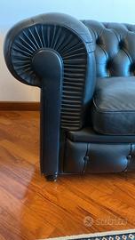 divano nero  3 posti