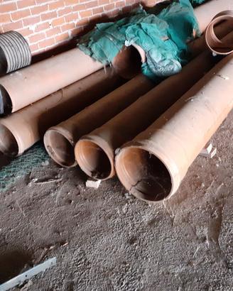 Tubo in pvc 300 mm