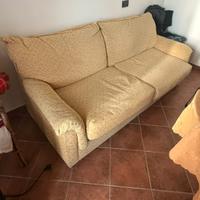 Elegante divano 3 posti