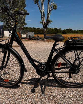 Bici con pedalata assistita