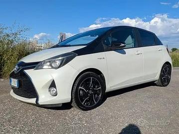 Toyota Yaris ibrida