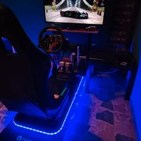 Postazione Nacon e Volante Logitech