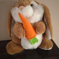 Coniglietto di peluche 