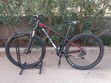 Due Mountain Bike  500,00 cad.