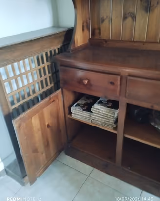 credenza con vetrina