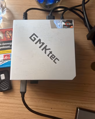 Mini PC GMKtec M8 Ryzen 5 Pro 6650H 16GB/512GB