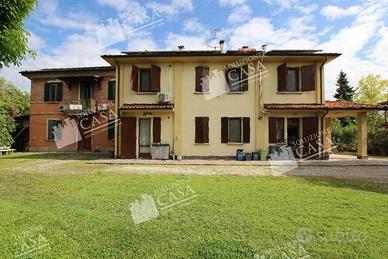 Casa indipendente di 454 m² con più di 5 locali e 