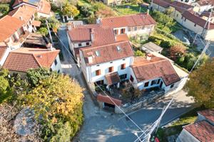 Log: casa indipendente in stile carsico