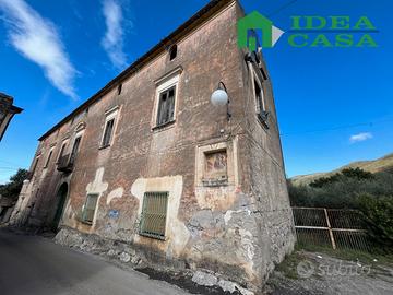 Palazzo da ristrutturare