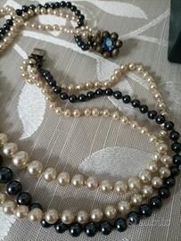 Collana di perle artificiali tre fili 