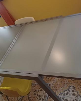 Tavolo e 4 sedie