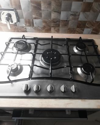 Piano cottura a gas 5 fuochi Hotpoint Ariston