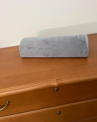 Cuscino per gambe grigio