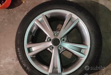 Cerchio in lega 18 pollici Toyota Lexus