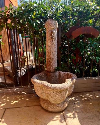 fontana in sassi