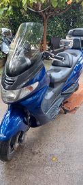 Scooter Suzuki burgman cilindrata 250 cc colore BL