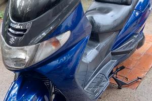 Scooter Suzuki burgman cilindrata 250 cc colore BL