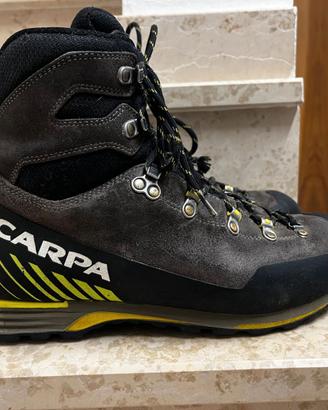 Scarponi marca Scarpa mod. Manta Tech GTX 42