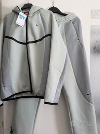 Tuta nike tech pack