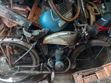 moto,biciclette e ricambi vespa faro basso e altro