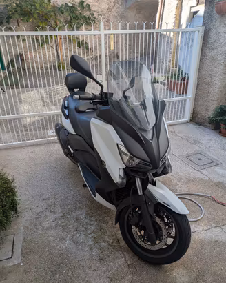 Yamaha Xmax 400