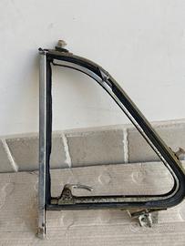finestrino deflettore fiat 124 d’epoca storica