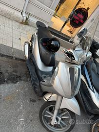 Beverly 300