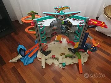 Garage Hot Wheels Mega CPM80