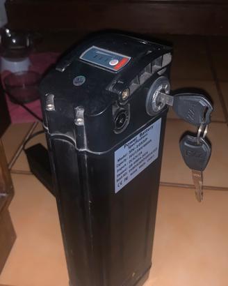 Batteria ebike 36V 13Ah SN-1 0A5P + alimentatore