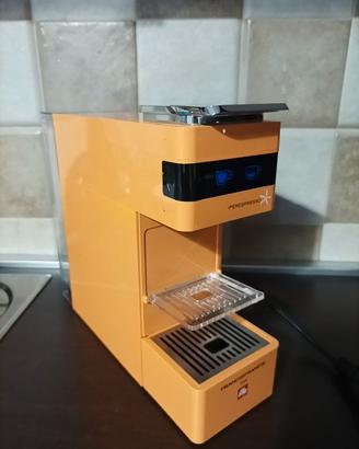 Macchina caffè illy